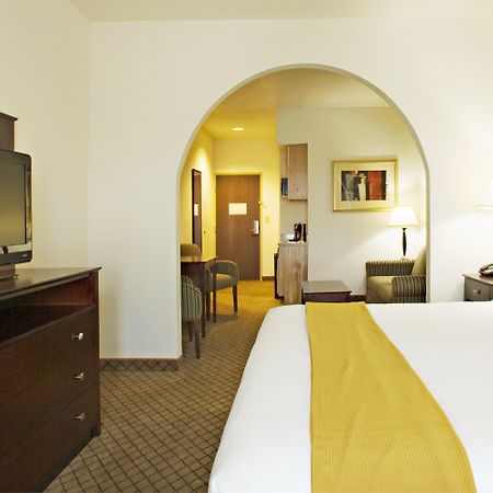 Holiday Inn Express Childress By Ihg Номер фото