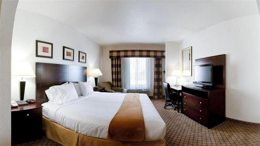 Holiday Inn Express Childress By Ihg Экстерьер фото